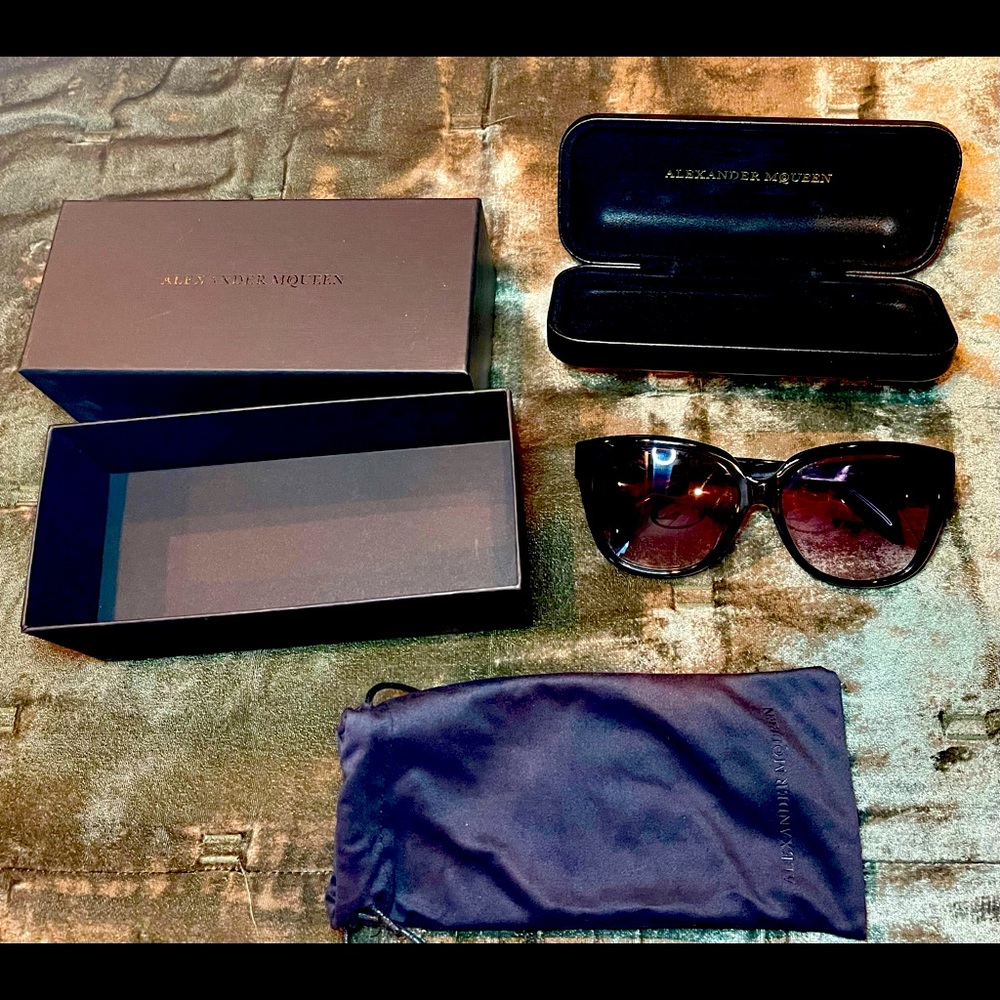 Like new Alexander McQueen 57mm oversized black sunglasses with case/bag/box